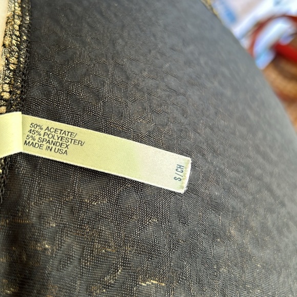 White Stag Sleeveless Olive, Black and Gold swirl thread - Picture 6 of 9